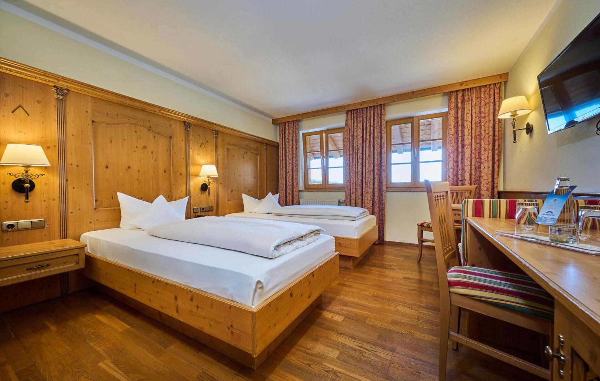 Hotel Happinger Hof 罗森海姆 外观 照片
